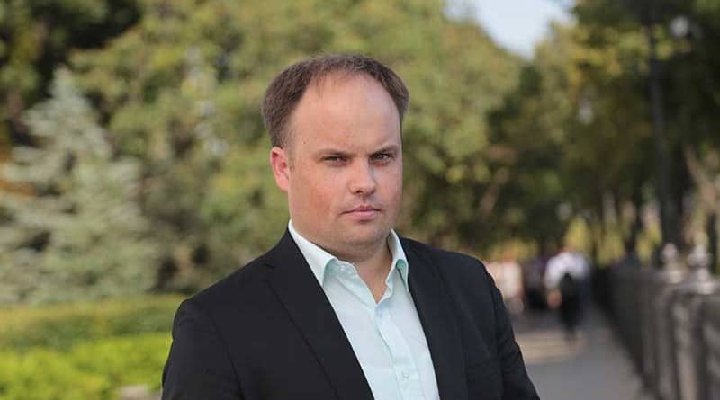 МАКСИМ РОЖИН ҚАЗАҚ ТІЛІН ҚОЛДАП, ҚОЛ ҚОЙДЫ!