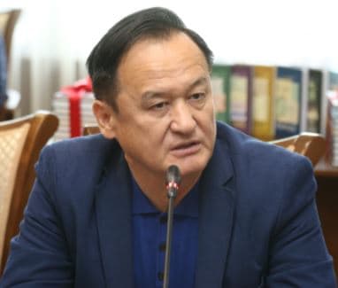 Қазыбек Иса: Мемлекеті жоқ сығандар да өз тілін ұмытпаған!