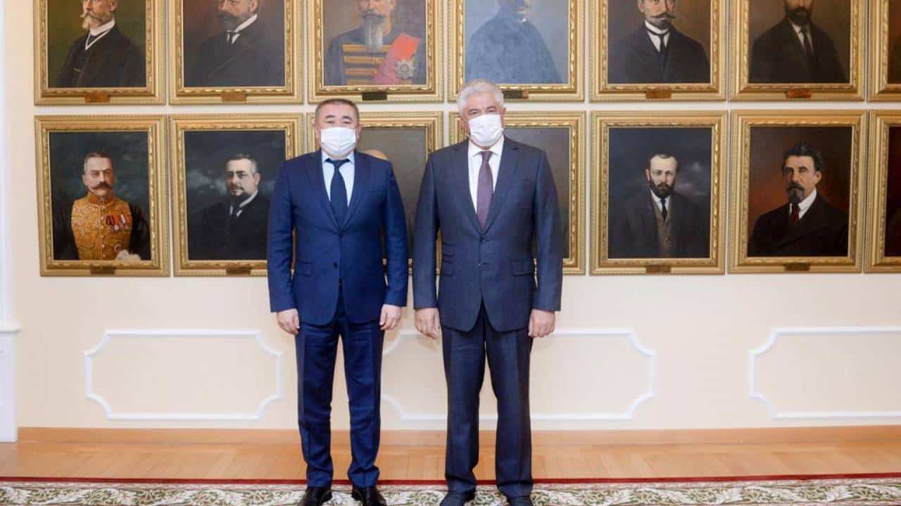Қазақстан мен Ресей ІІМ-нің басшылары Мәскеуде кездесті