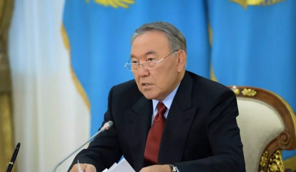 Нұрсұлтан Назарбаев: Бір сәт тоқтап, терең тыныс алып, доллар туралы ұмытайық