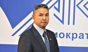 Мажилисмен Азат Перуашев - министру образования и науки Аслану Саринжипову: ЗАКОН - НЕ ДЫШЛО!