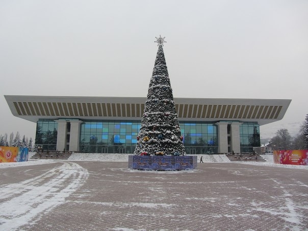 Алматыда Тәуелсіздік күніне емес жаңа жылға дайындық қарқынды жүргізілуде