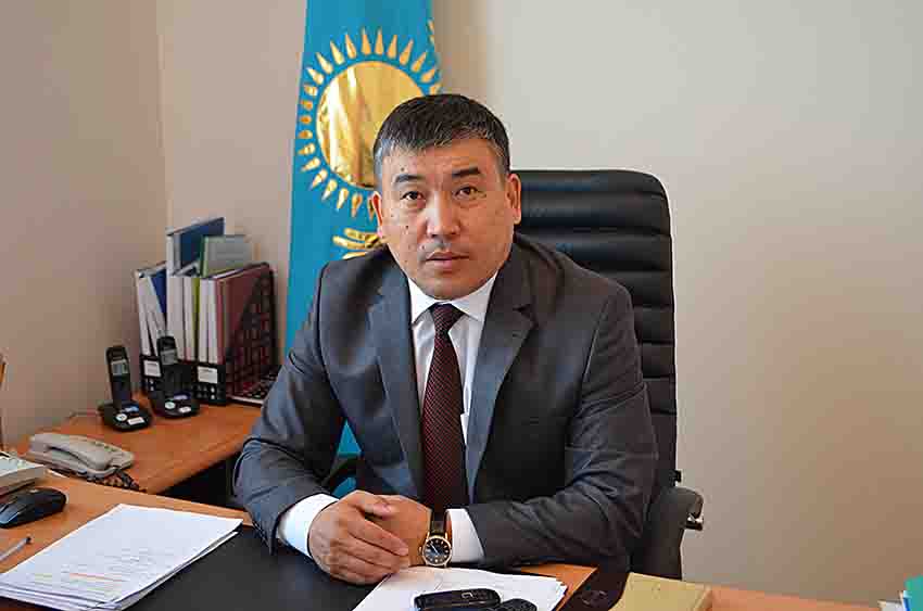 Әкімнің орынбасары ірі мөлшерде пара алып жатқан жерінен ұсталды