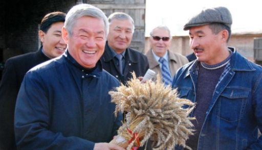 Бердібек Сапарбаев өзіне 12 көмекші жалдап алды