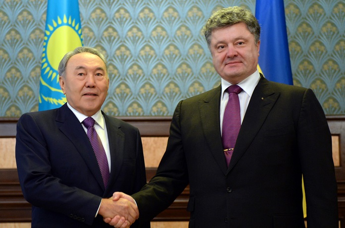 Қазақтың көміріне қол жеткізген Порошенко алғысын қазақ тілінде айтты